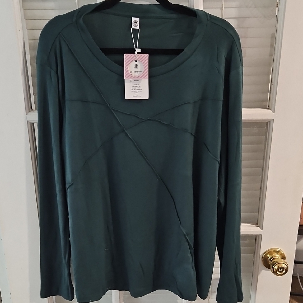 NWT Diliuxing Women's Green Long Sleeve Top. Sz  2XL